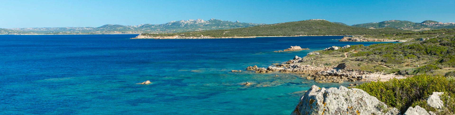 Un’esclusiva piscina con vista sul mare della Sardegna